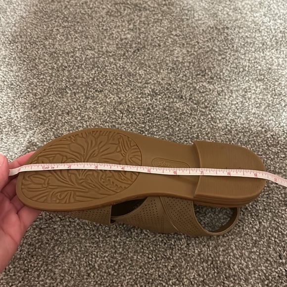 EuroSoft Darla Cognac Brown Flat Sandals 6 - Picture 7 of 7